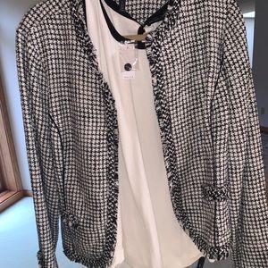 A tweed jacket and undershirt set